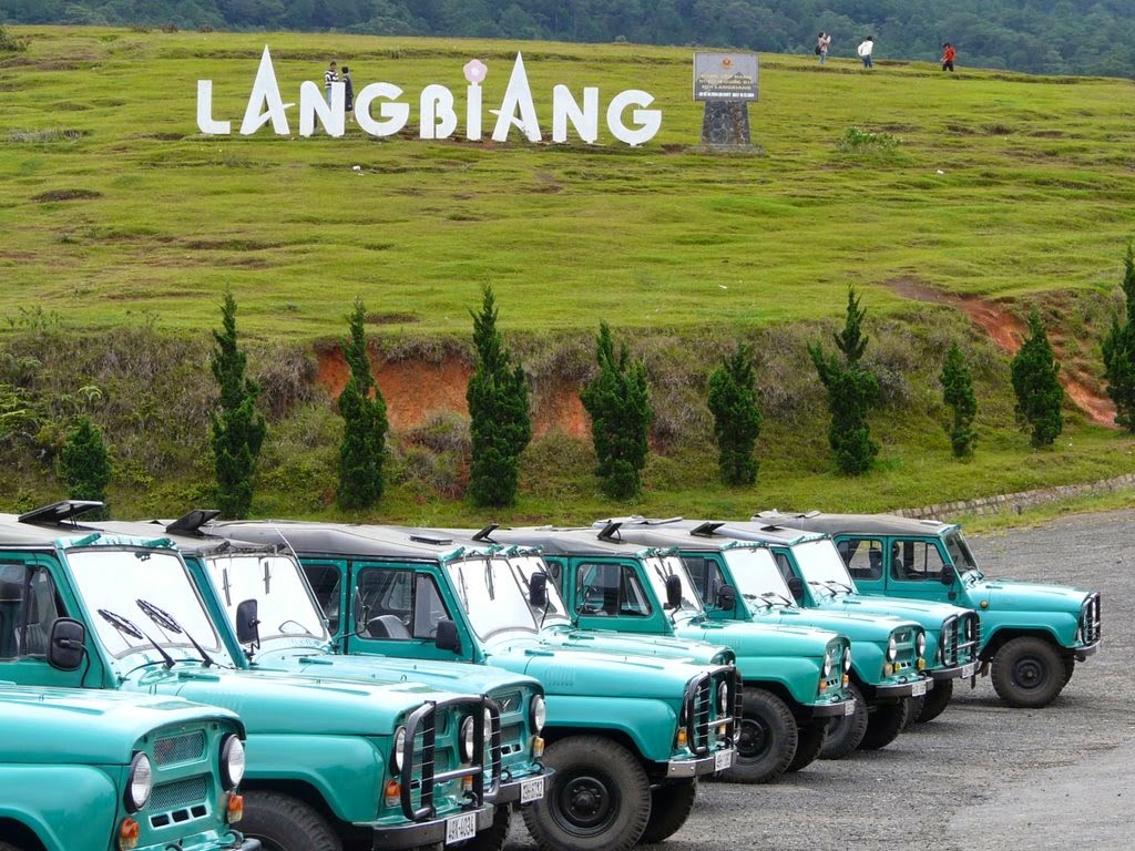 Xe jeep Langbiang